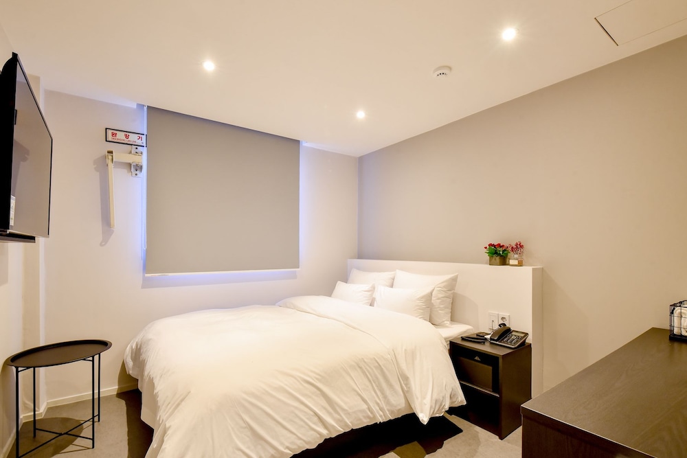 Standard Room (Check in 05:00 PM)