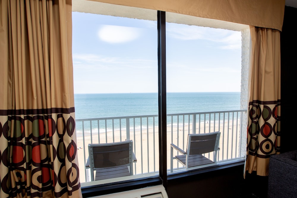 Deluxe Room, 1 Bedroom, Balcony, Ocean View photo 3