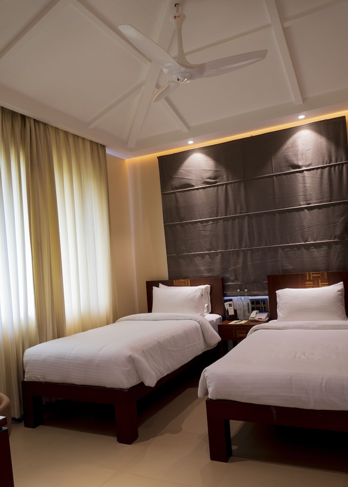 Premium Garden View Twin Room - Photo 5