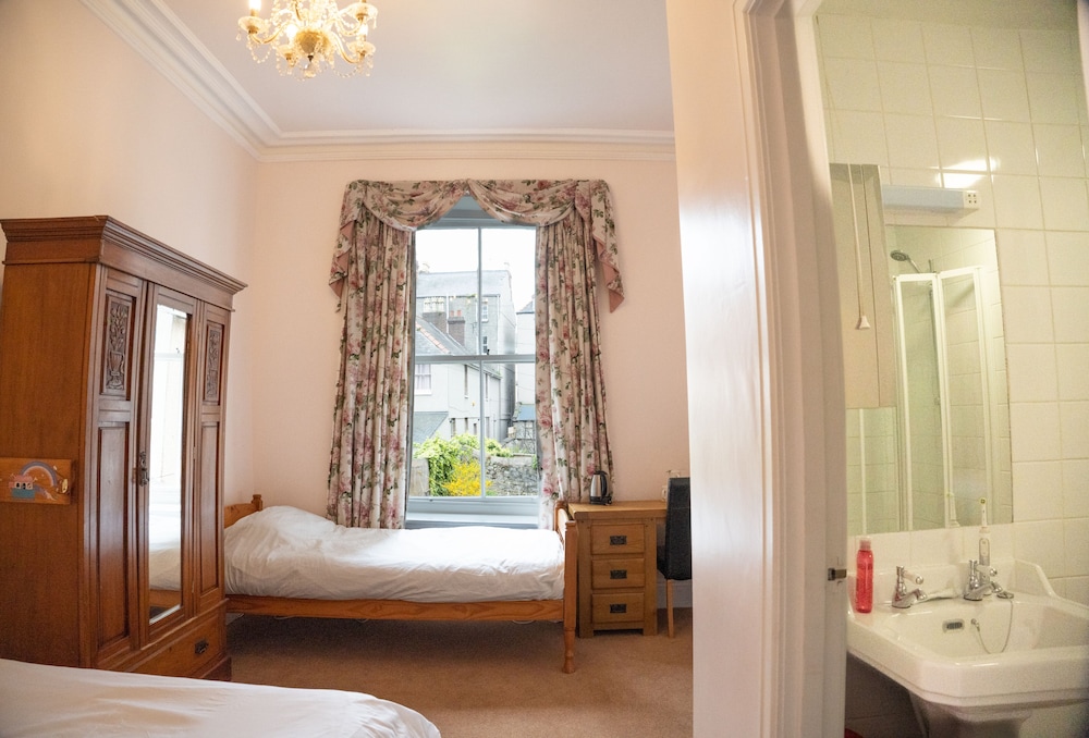 Standard Triple Room, Ensuite