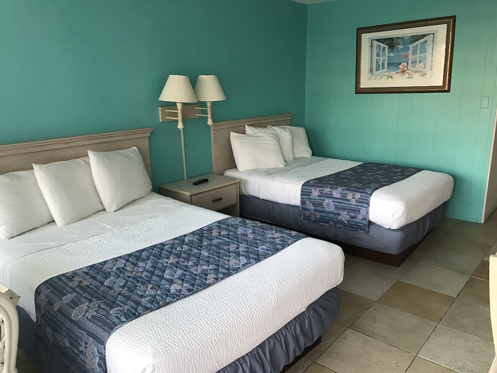 Standard Room, 2 Double Beds, Refrigerator & Microwave photo 2