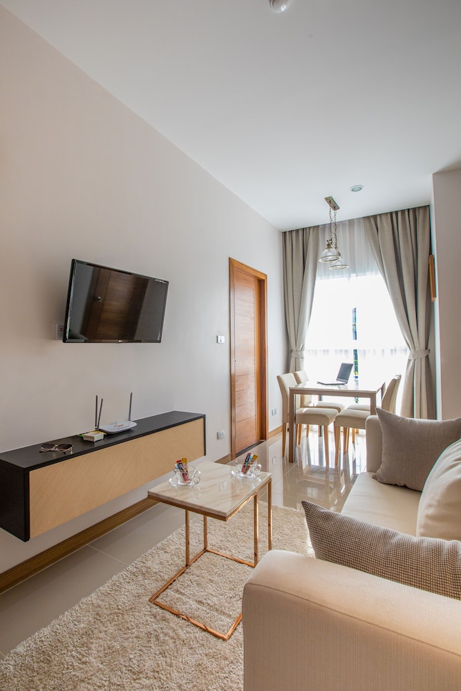 Family Apartment, 2 Bedrooms - Photo 19