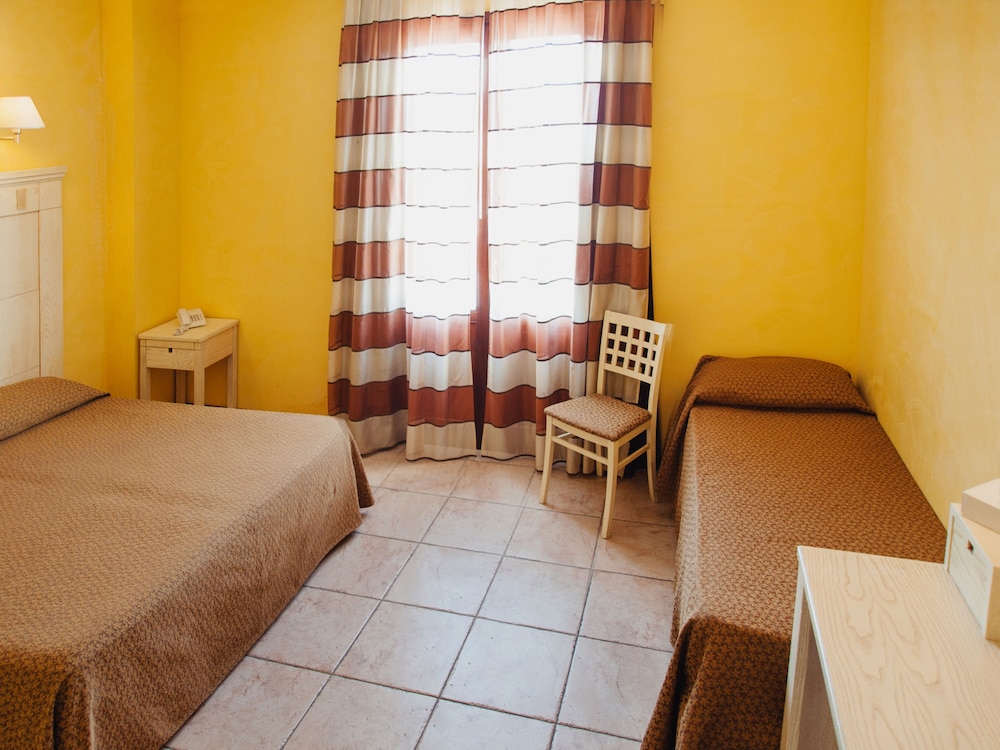 Triple Room photo 2