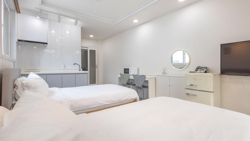 Basic Room, 1 Bedroom (Premier twin(random3)) - Photo 4