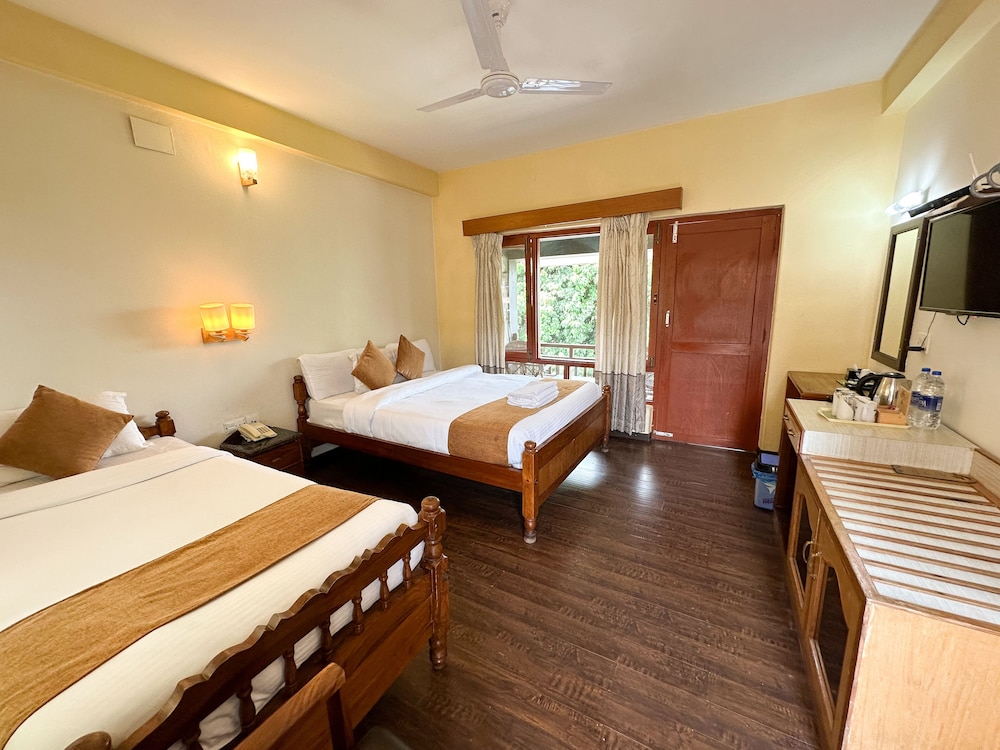 Deluxe Double or Twin Room, Balcony, Garden View photo 3