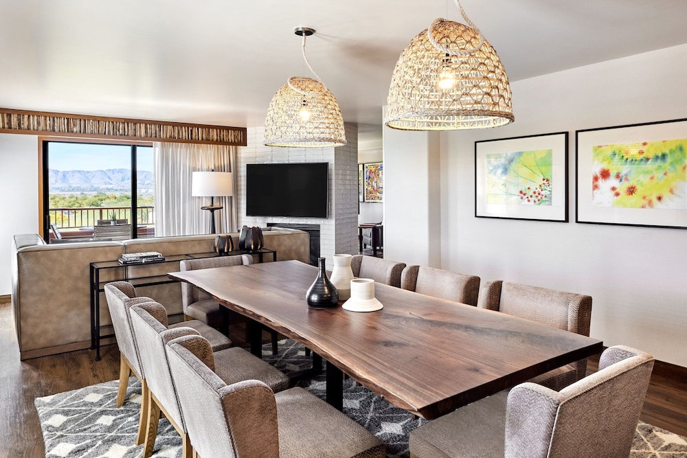 Presidential Suite, 1 King Bed with Sofa bed photo 2