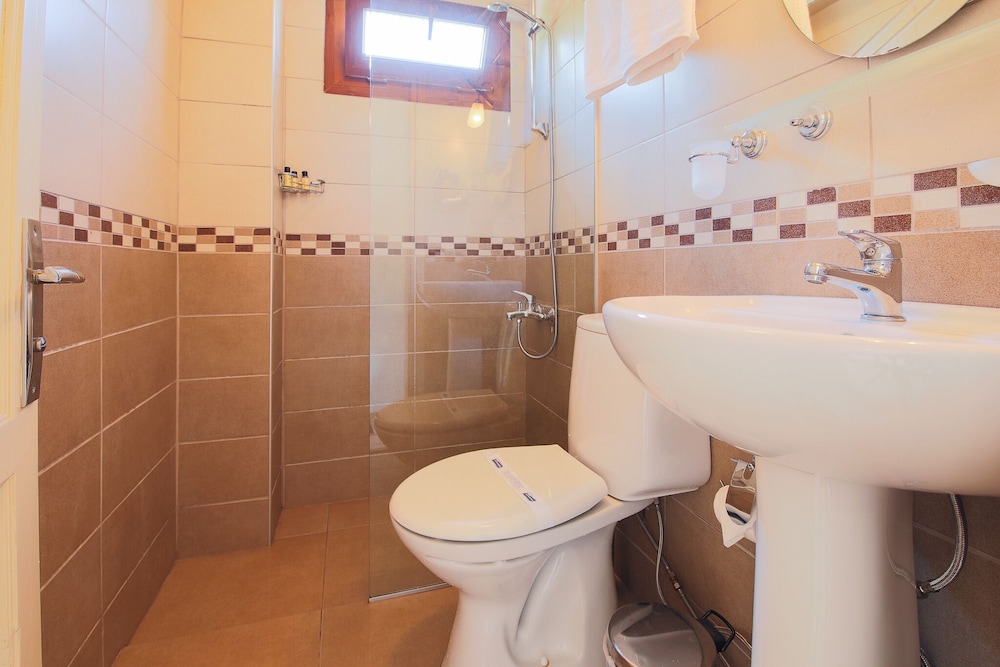 Double or Twin Room, Non Smoking, Garden View photo 2