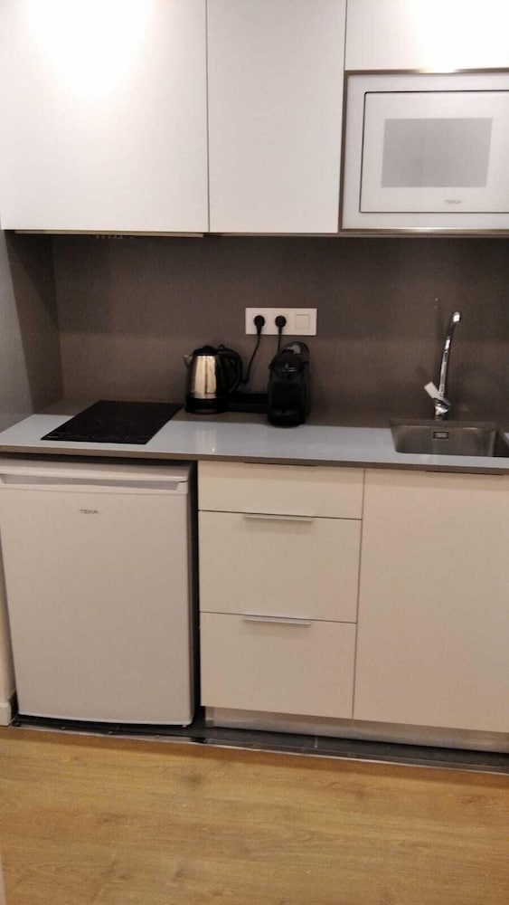 Comfort Apartment, Multiple Beds, Non Smoking, City View (2-4 PAX BALCON) photo 3
