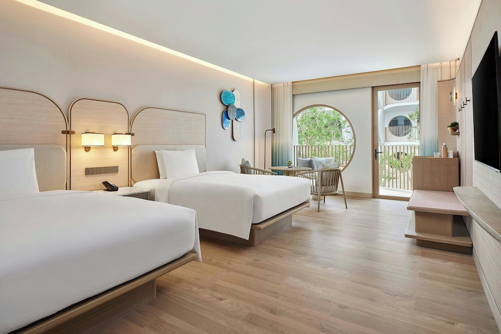 Deluxe Room, 2 Twin Beds, Balcony