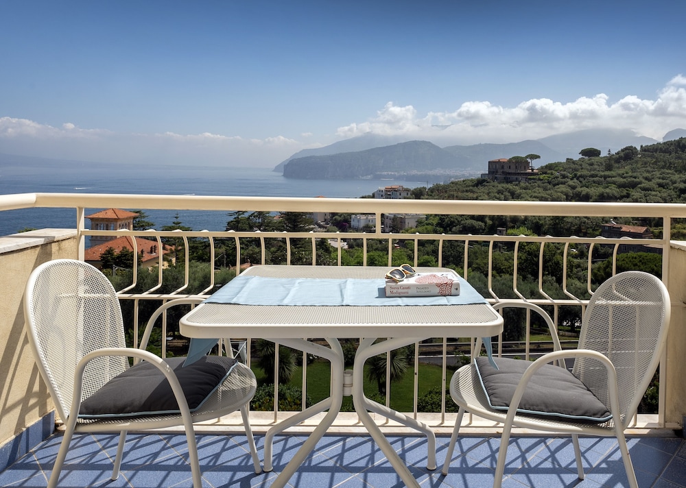 Superior Double Room, Balcony, Sea View - Photo 7