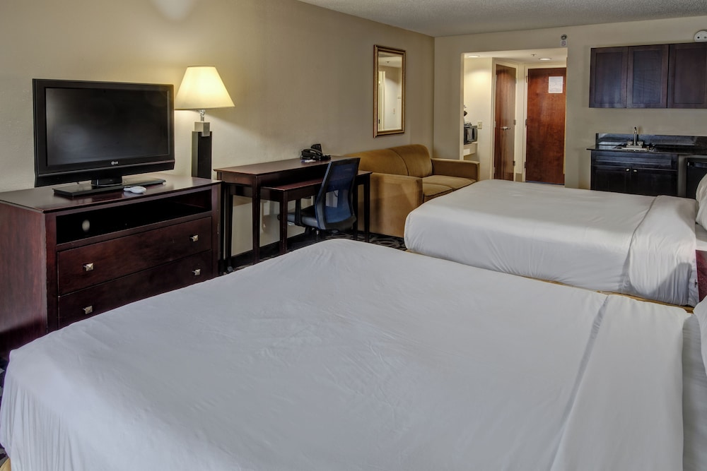 Suite, 2 Queen Beds - Photo 4