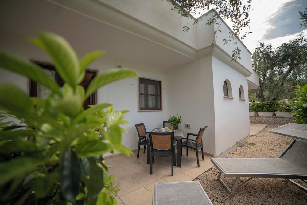 House, 1 Bedroom, Balcony, Garden View