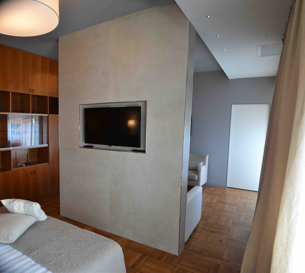 Suite (Patek) photo 2