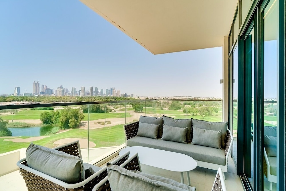 Panoramic Apartment, 3 Bedrooms, Golf View photo 3