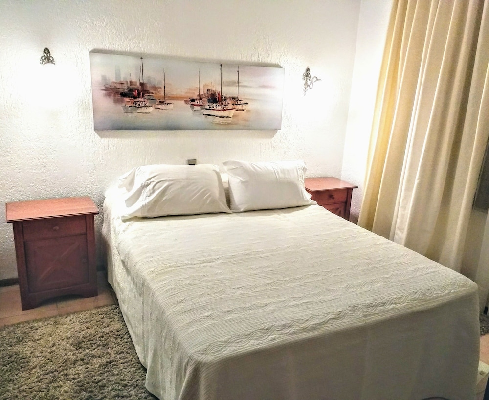 House, 4 Bedrooms photo 1