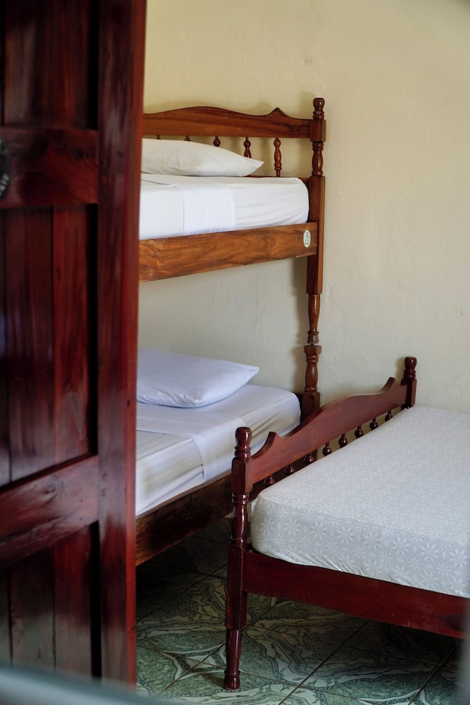 Basic Quadruple Room, 1 Bedroom, Courtyard View photo 3