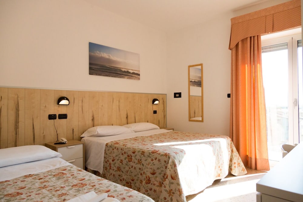 Comfort Triple Room photo 3