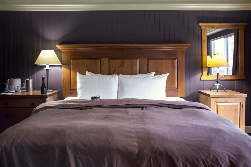 Superior Room, 1 King Bed (Heritage) photo 1