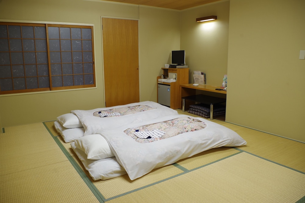 Japanese Style Room, Smoking