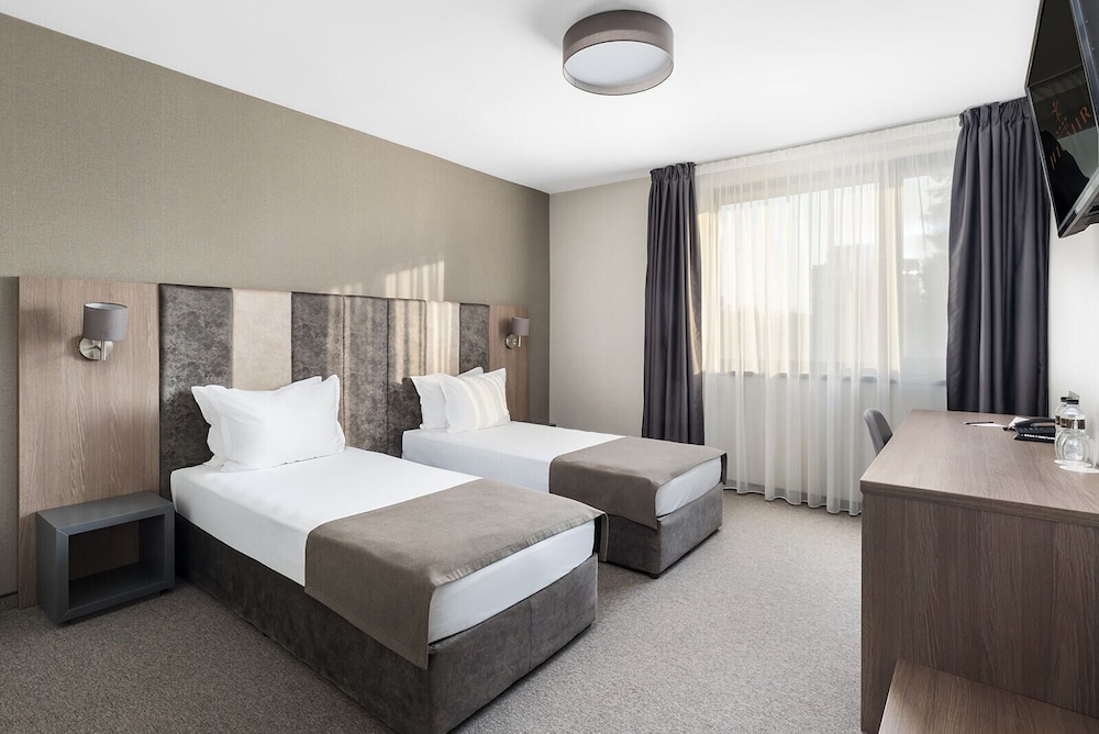 Superior Twin Room, City View