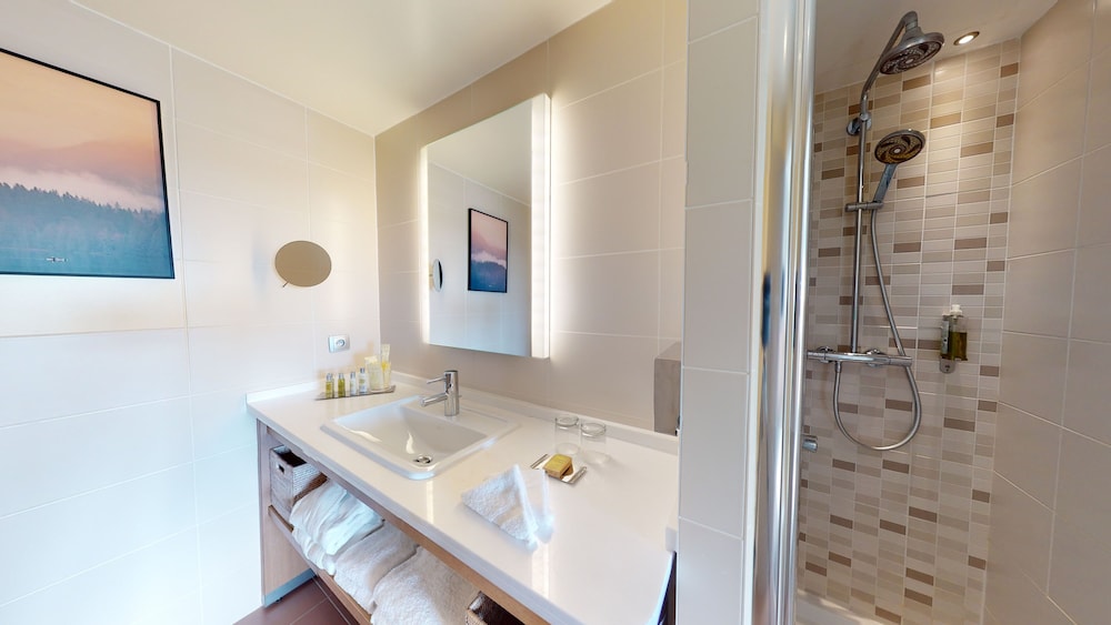 Suite, 1 King Bed, Terrace - Photo 24