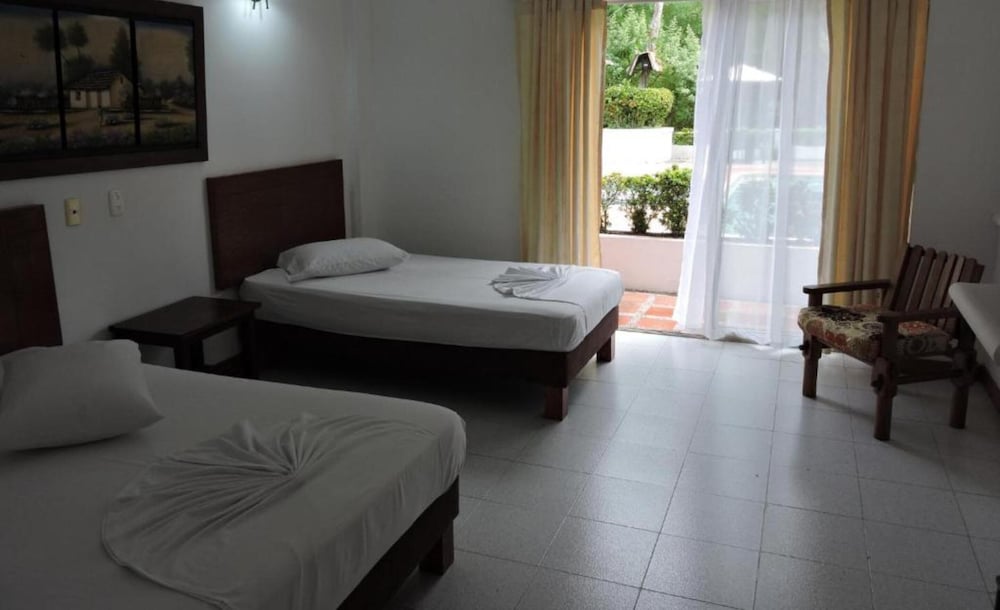 Triple Room, Pool View photo 1