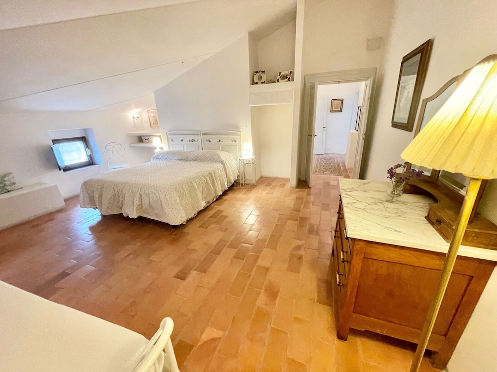 Apartment, 3 Bedrooms, Smoking, Private Pool photo 3