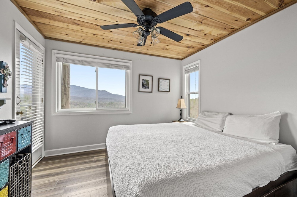 Whispering Woods | Indoor Pool Sleeps 7 Mountain Views Playground photo 3