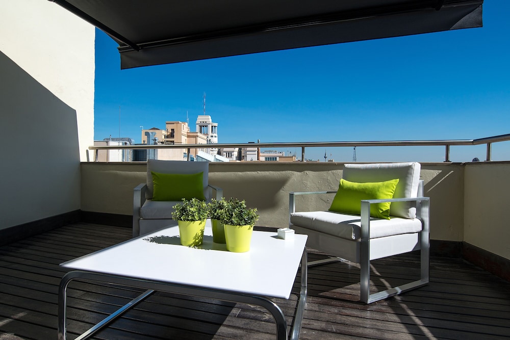 Double Room Single Use, Terrace thumbnail 5