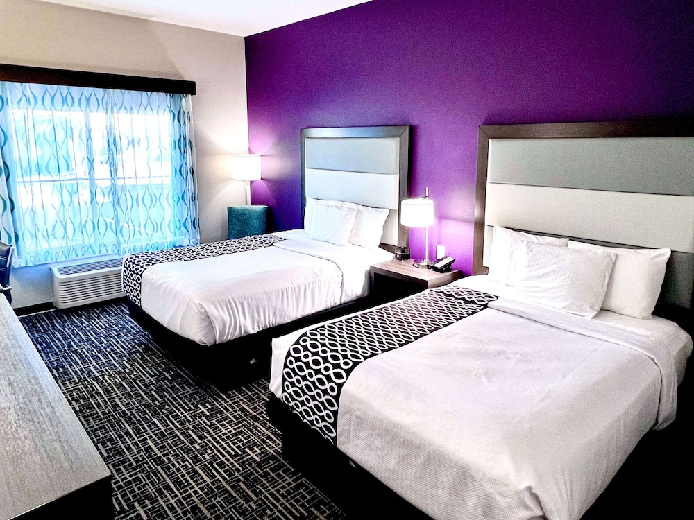 Suite, 2 Queen Beds, Non Smoking