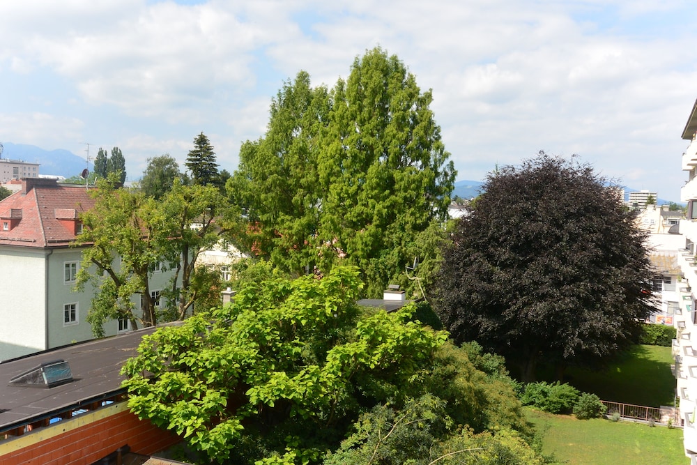 Double Room - Photo 22