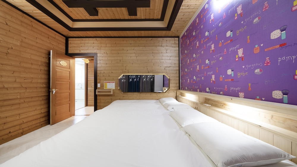 Basic Room, 1 Bedroom (101) - Photo 5