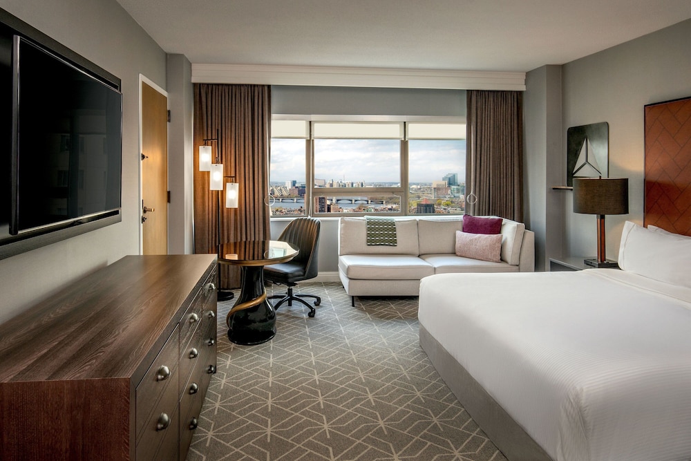 Room, 1 King Bed, River View