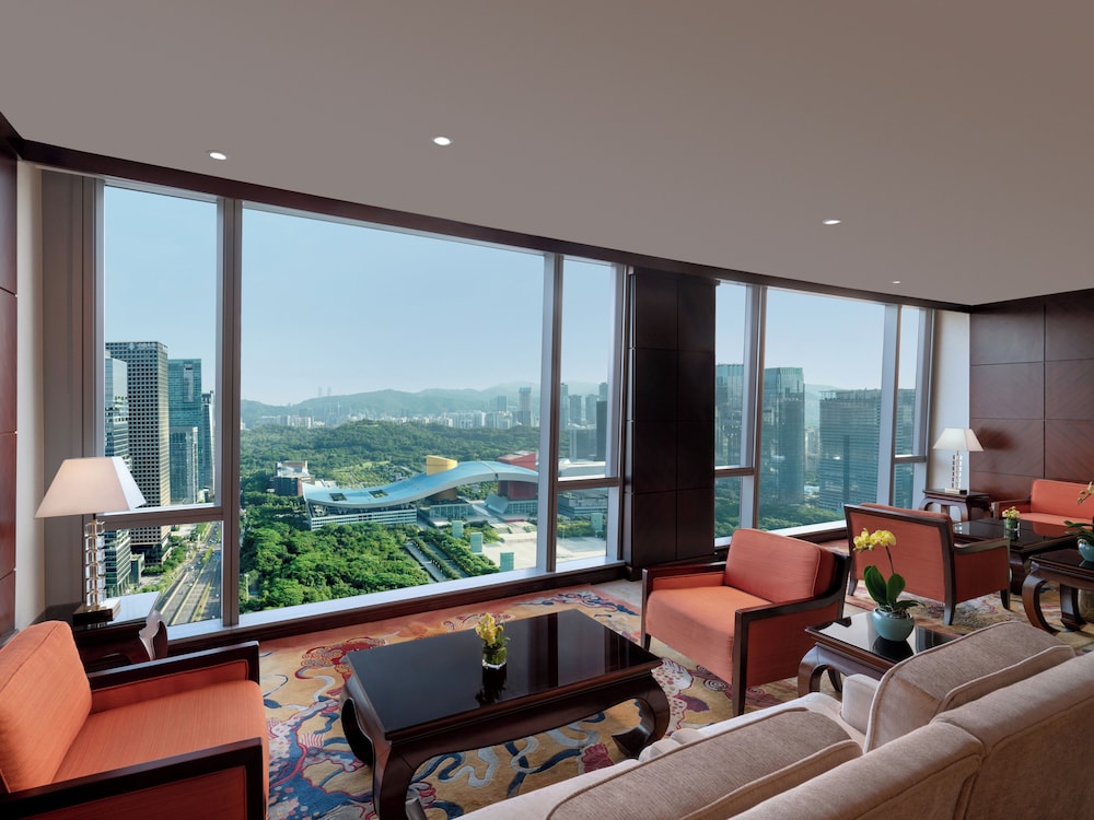 Deluxe Suite photo 3