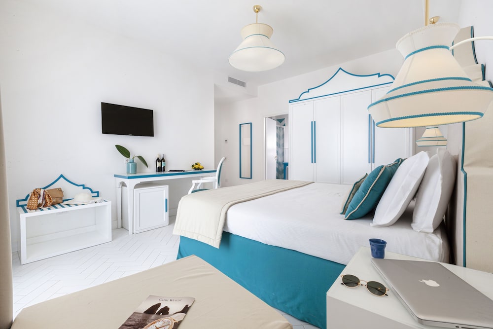 Design Double Room, Balcony, Annex Building photo 3