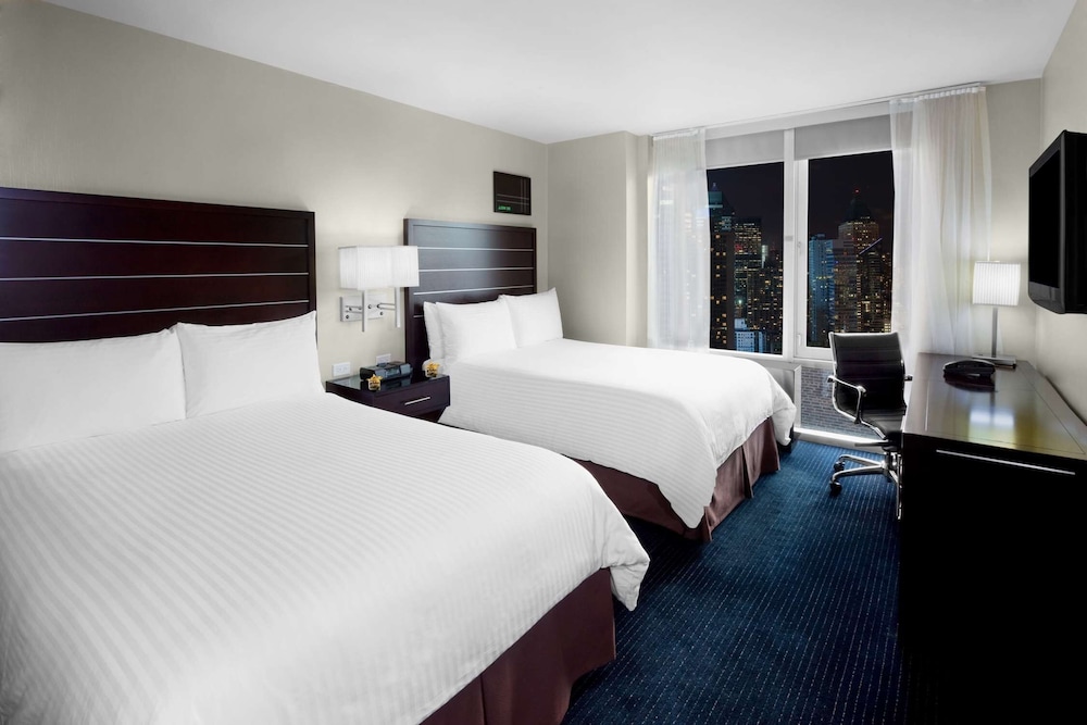Two double beds high floor