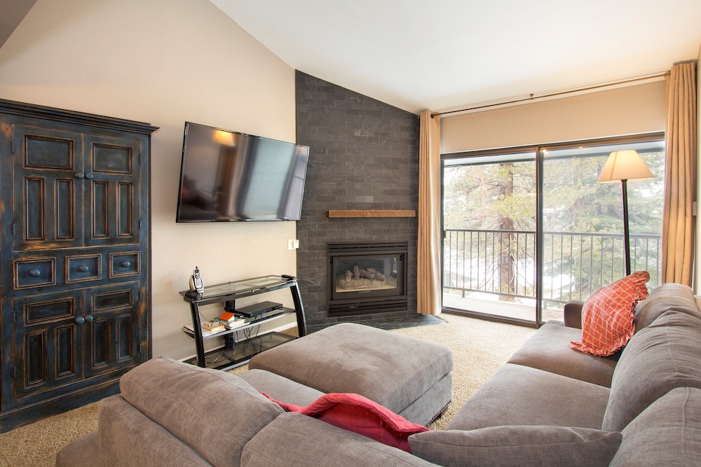 Condo, 2 Bedrooms