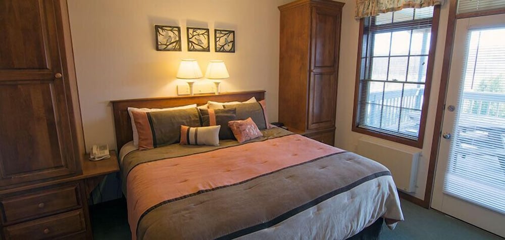 Condo, 2 Bedrooms photo 1