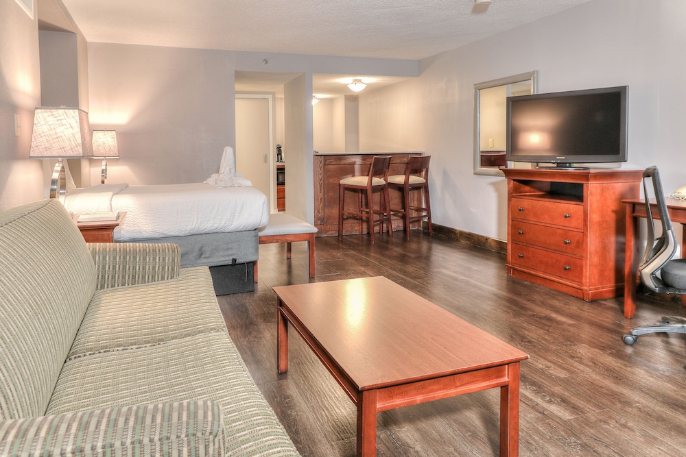 Choice Queen with Wet Bar & Sleeper Sofa photo 2