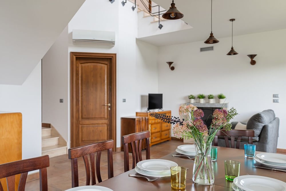 Villa photo 2