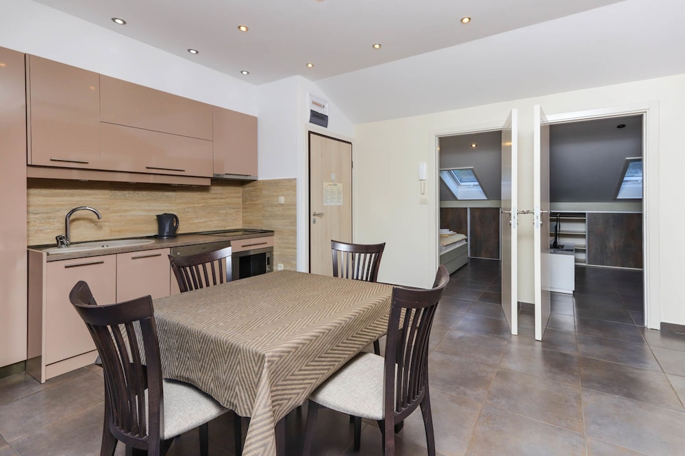 Luxury Apartment, 2 Bedrooms, Balcony, Sea View photo 3