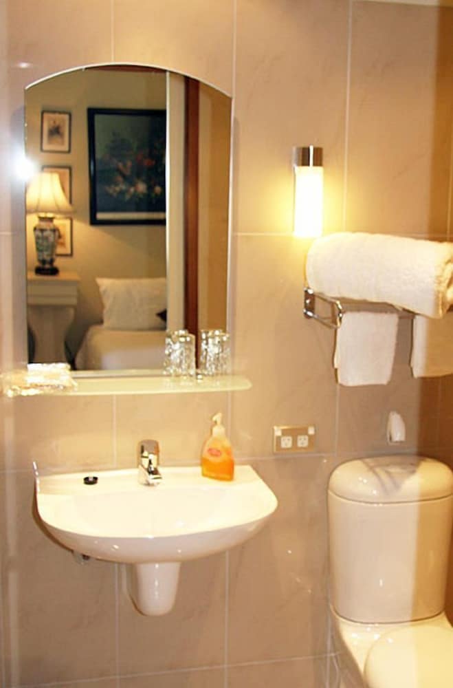 Standard Suite, 1 Bedroom, Non Smoking, Kitchen (Super Hot Deal) photo 2