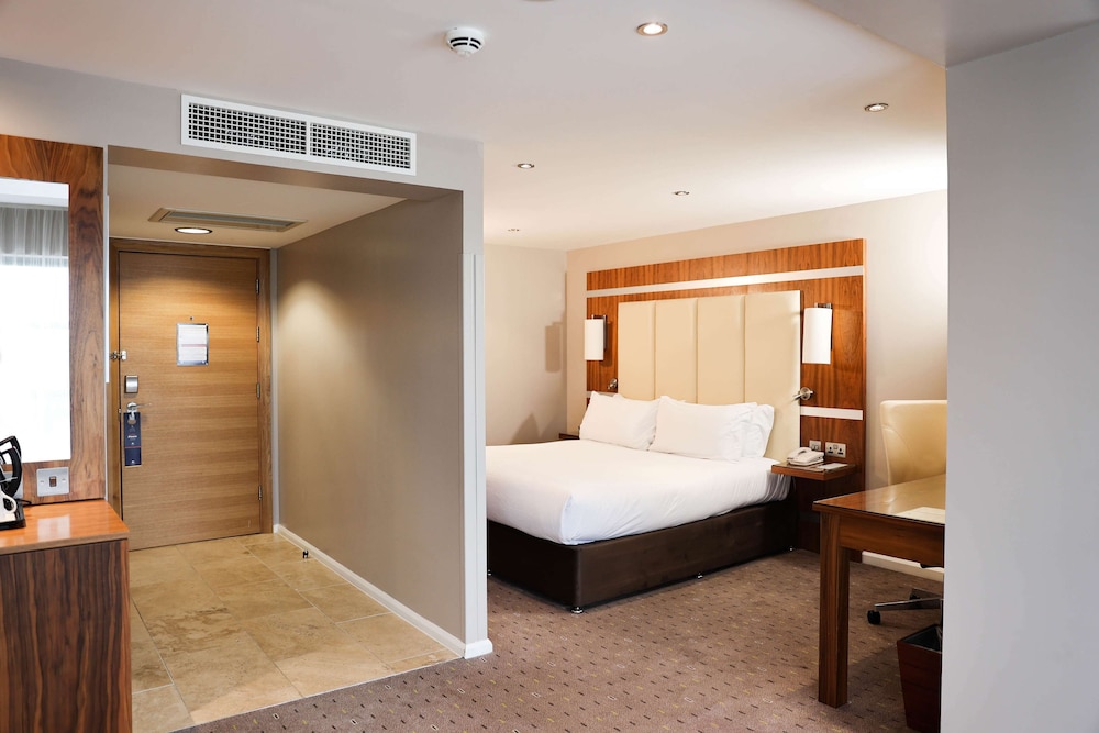 Suite, 1 King Bed - Photo 1