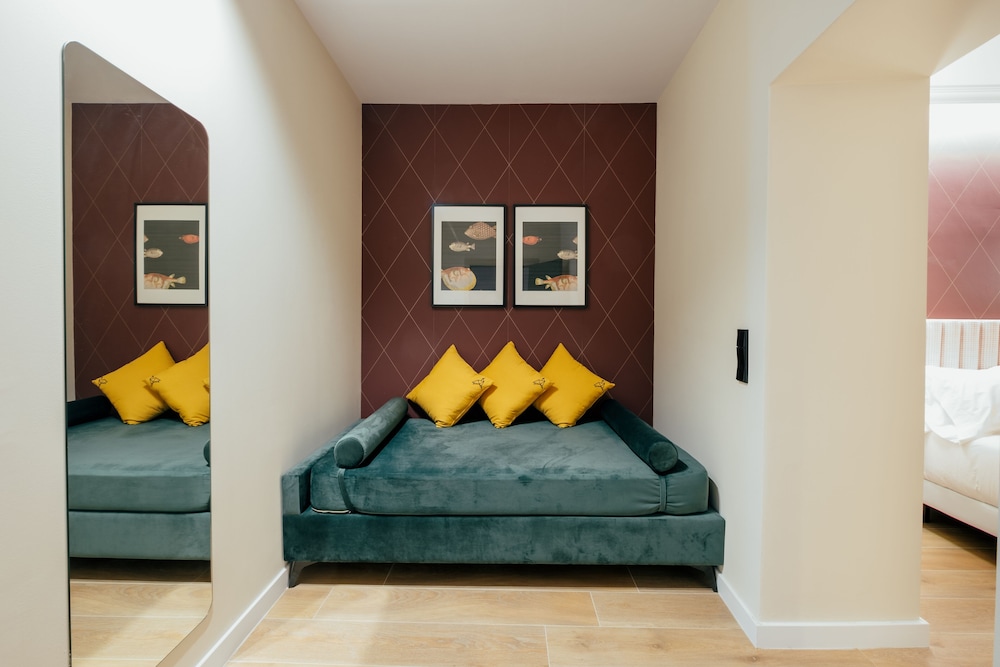 Superior Double or Twin Room - Photo 11