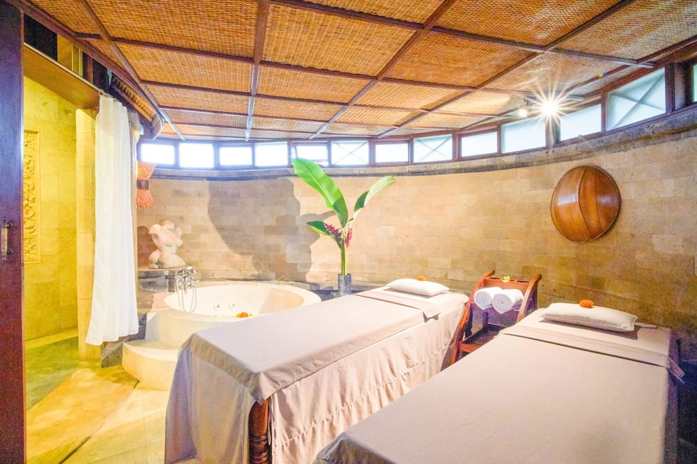 Deluxe Spa Villa - Photo 12