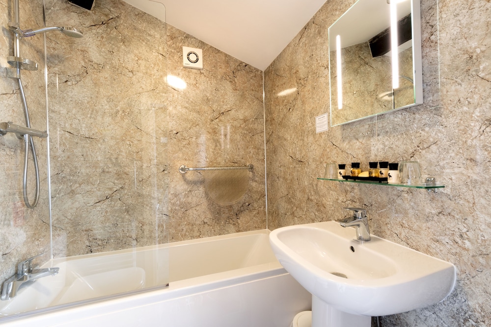 Deluxe Double Room, Ensuite (Room 6) - Photo 3