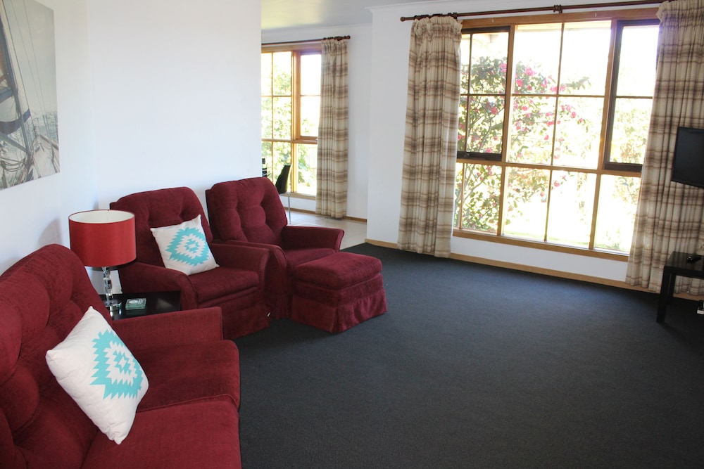 Family Apartment, 2 Bedrooms photo 2