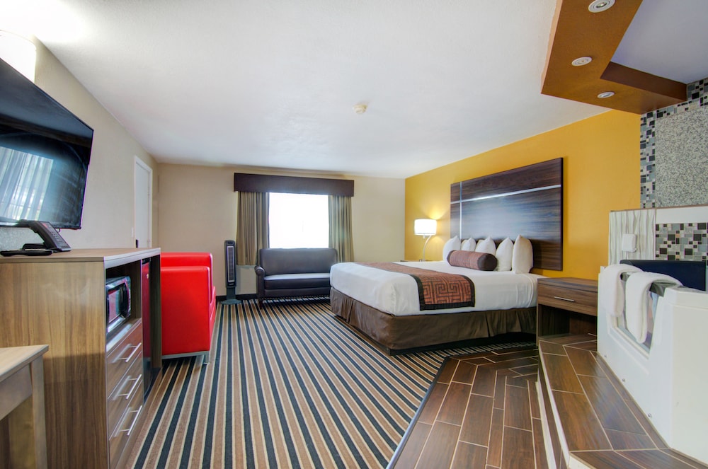 Honeymoon Suite, 1 King Bed photo 3
