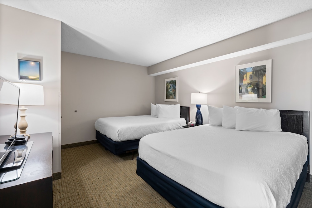 Standard Condo, 1 Bedroom, Partial Ocean View photo 2