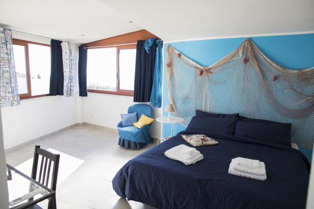 Double Room, 1 Queen Bed with Sofa bed, Resort View (Mare)